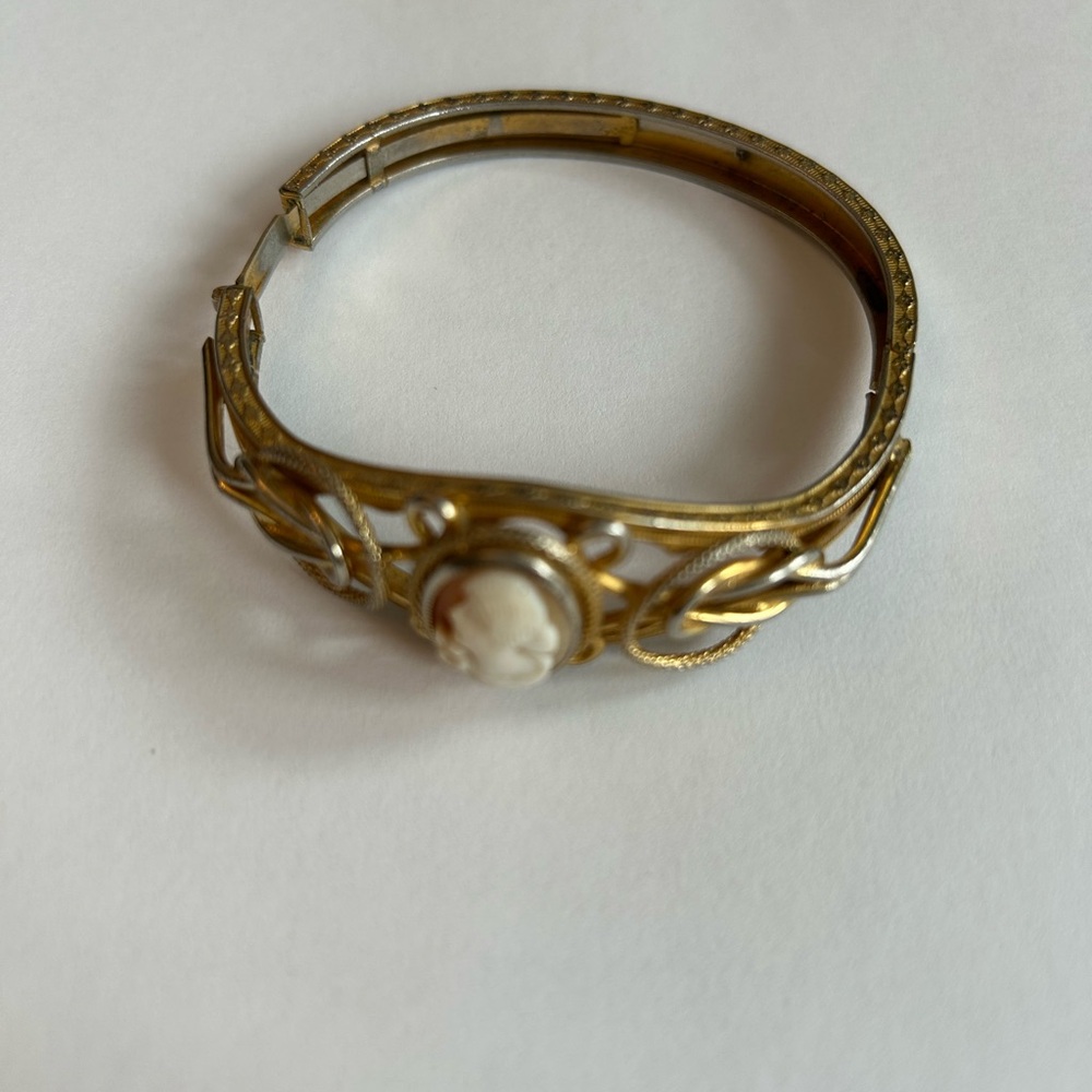 Gold Nature-Inspired Bracelet with Intricate Design
